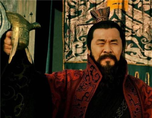相士给曹丕@￥：能活到80岁，曹丕40岁去世时说：你算得可真够准