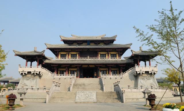 他@￥预知儿子能当皇帝，立刻准备自立为王，没想到父亲不是他