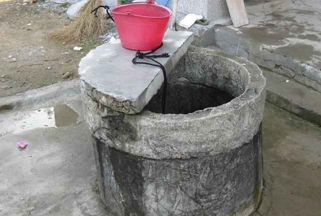 一碗无根水，吃穿两家衣，@￥说的真准
