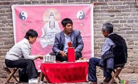 占卜抽签浅析——卦签之妙和占卜诀窍