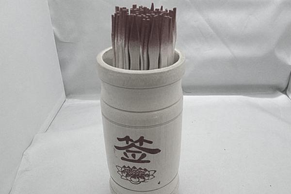 民国赌博中的挎篮蹲签是什么意思，庄家怎么作弊，赌客又如何出千