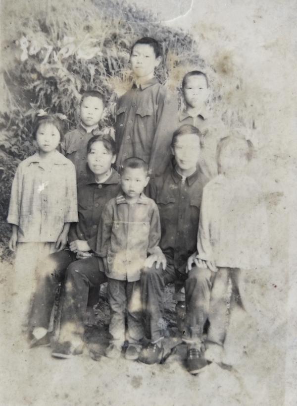 大学生写家史︱走出麻十坡