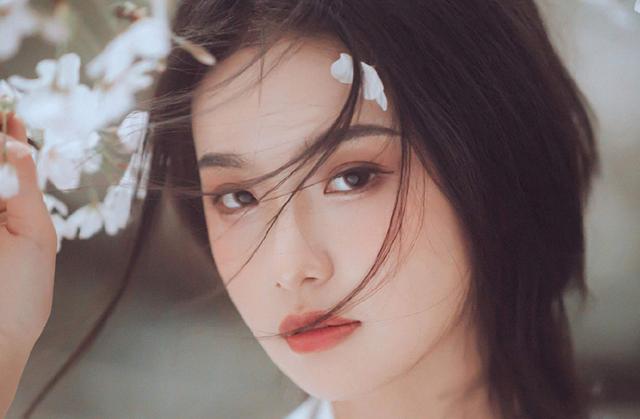 “勾头女子挺胸汉，一生富贵半生闲”，啥意思？老祖宗的识人经验