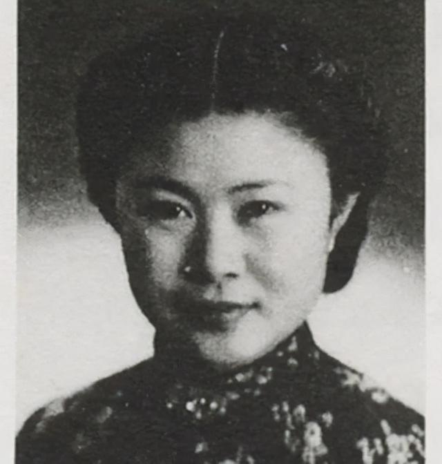 胡适老婆江冬秀：舌战北大教授，不打草稿连怼半小时，律师都惊了