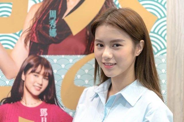 曾是餐厅服务员因被偷拍走红网络 如今22岁获捧成影视歌三栖艺人