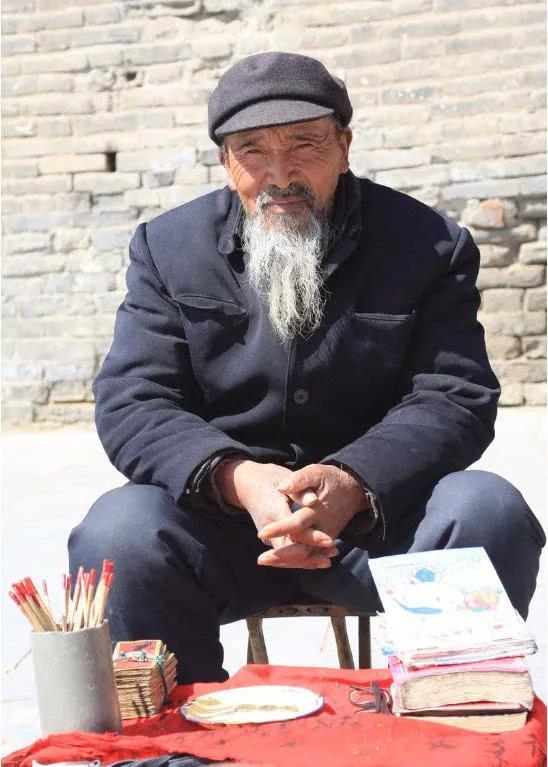 揭秘江湖“算卦人”的老底，“算卦”神仙术，揭穿不值一文钱