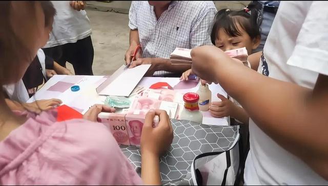 旅行途中看到有人家“发生辰”，和我家乡的不同