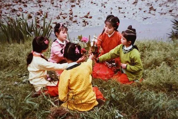 那条石榴裙，暗示了香菱不幸的命运