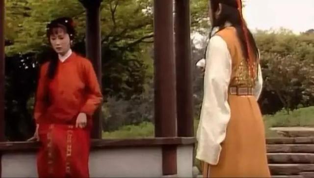 那条石榴裙，暗示了香菱不幸的命运