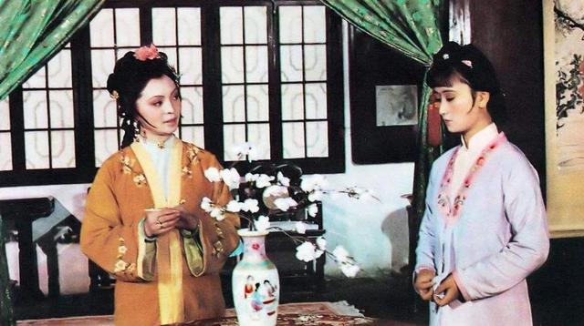 那条石榴裙，暗示了香菱不幸的命运