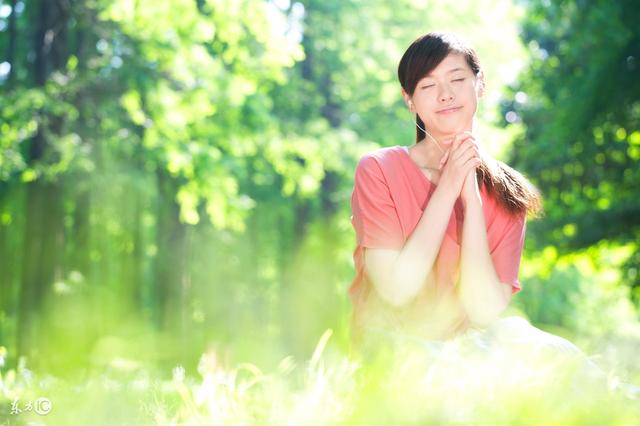 后年婚姻宫动，有望走进婚姻殿堂的生肖女