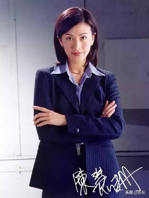 年薪百万的都市精英女性脸，长成什么样？