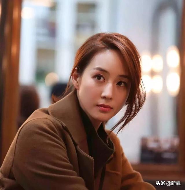 年薪百万的都市精英女性脸，长成什么样？
