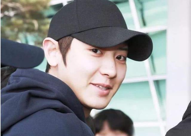 曾帅成标杆，现各有各丑，韩国六位男神颜值大变样，有的才30岁