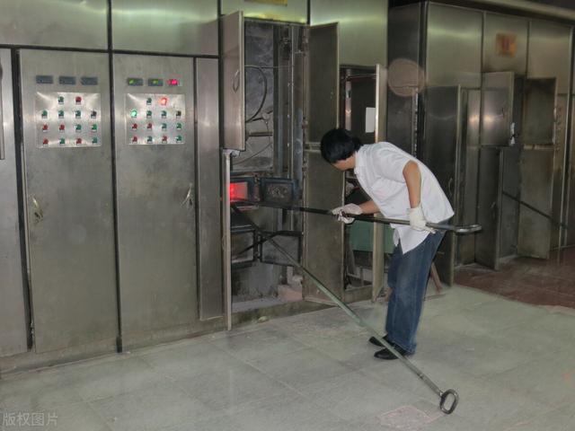 殡仪馆被称为冷门岗位，但每年招人很多，看看工资待遇如何？