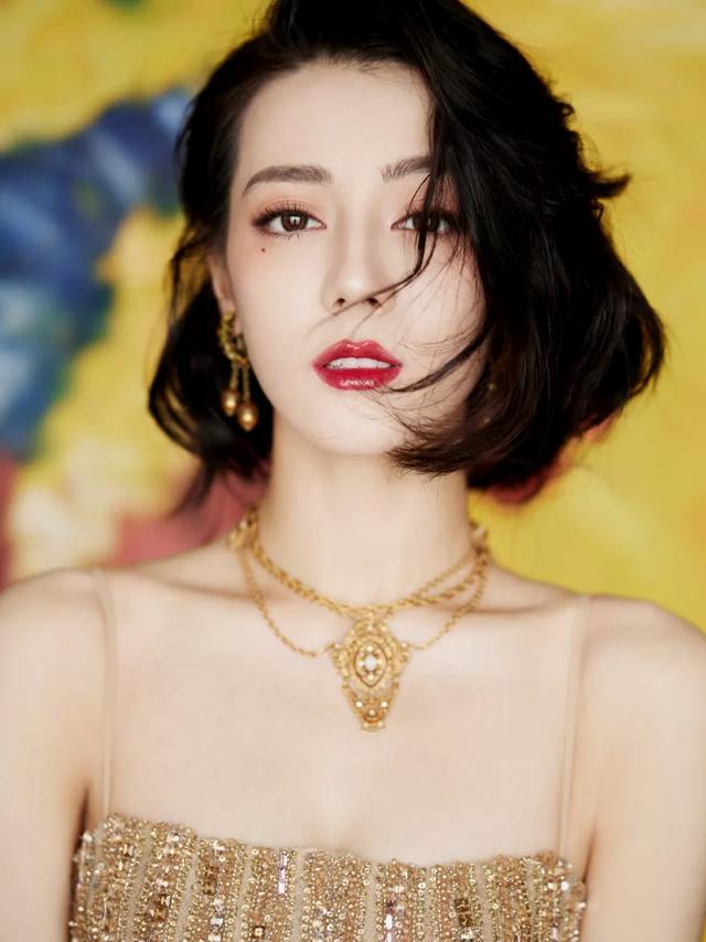 你是什么脸型就选什么刘海，这4款超显脸小，堪比换头