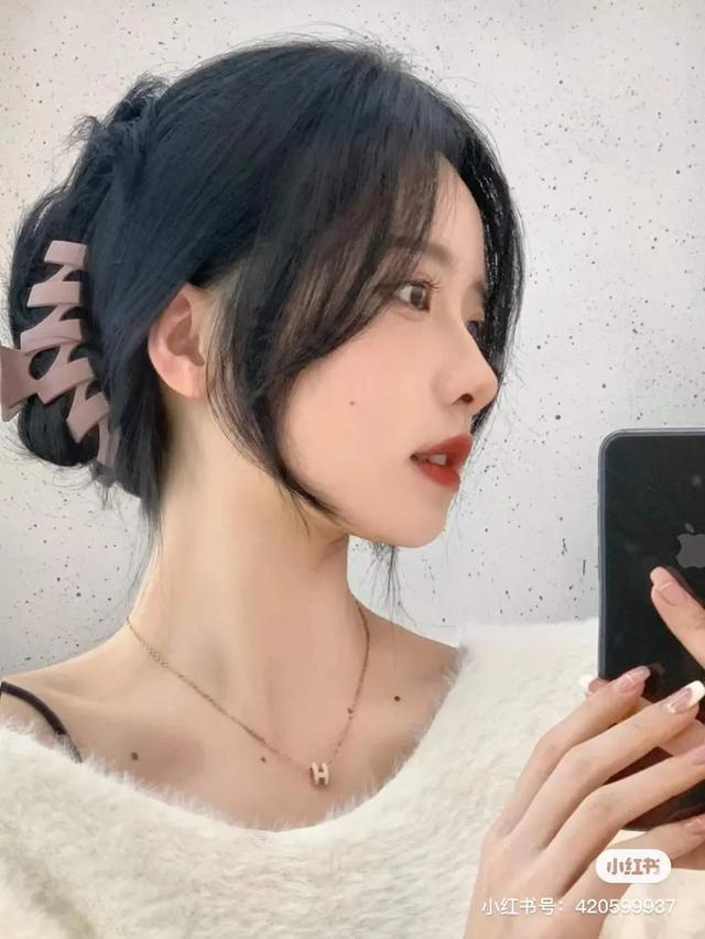 你是什么脸型就选什么刘海，这4款超显脸小，堪比换头