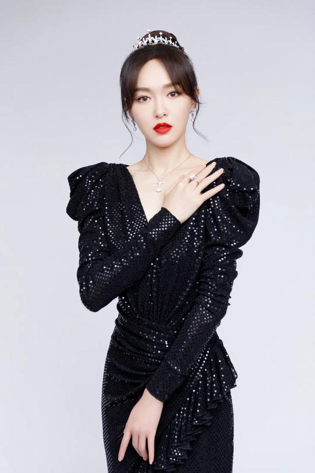 你是什么脸型就选什么刘海，这4款超显脸小，堪比换头