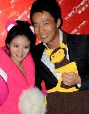 被大S、戚薇截胡，怼闺蜜讽前任不认输，37岁嫁百亿豪门扬眉吐气