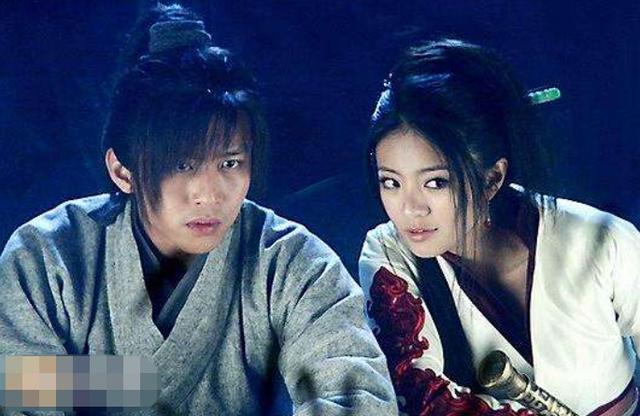 被大S、戚薇截胡，怼闺蜜讽前任不认输，37岁嫁百亿豪门扬眉吐气