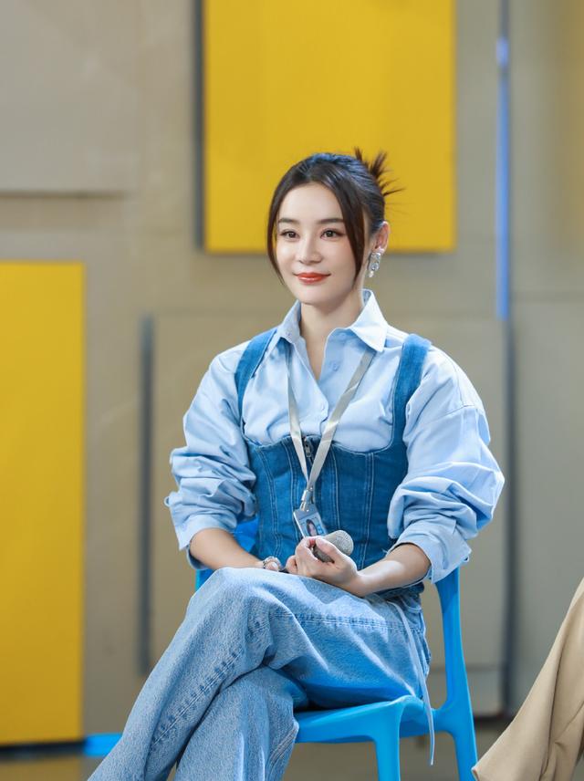 脸大怎么扎头发显瘦？试试生辰刘海和头顶蓬松法，显脸小又有气质