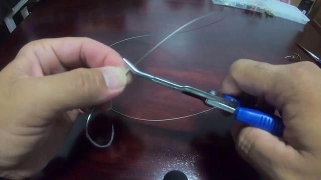 钢丝穿线绑钩的两种方法，只要上手过一次，就知道怎么弄了