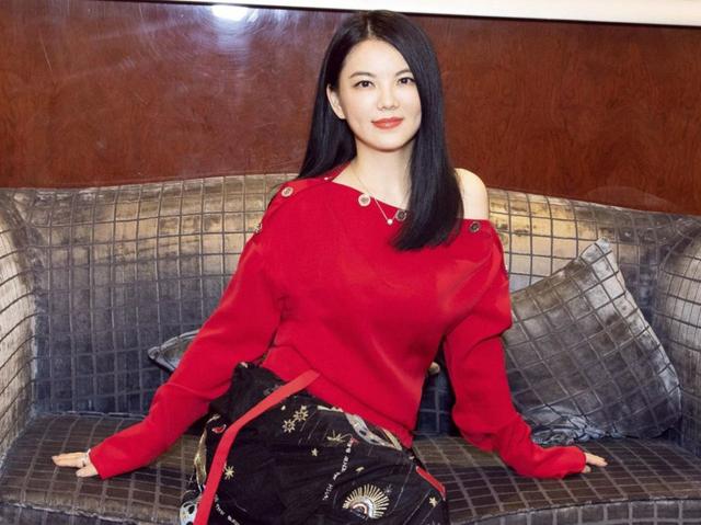 李湘王岳伦的“爱情幻灭史”：当年有多让人羡慕，现在就有多可笑