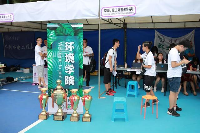 00后来了！直击清华生辰班报到现场