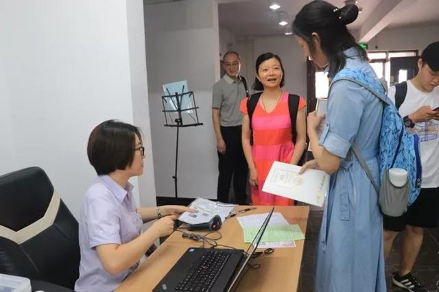 00后来了！直击清华生辰班报到现场