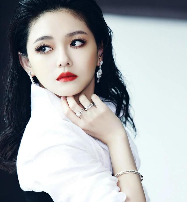 大S再婚背后3点危机：仍两地分居，男方经济不佳，新婆婆想抱孙子