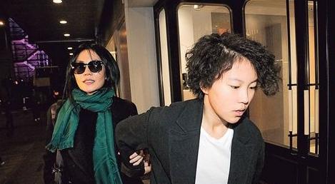 被问到王菲是不是好妈妈，张柏芝生辰展露高情商，赢得很彻底！