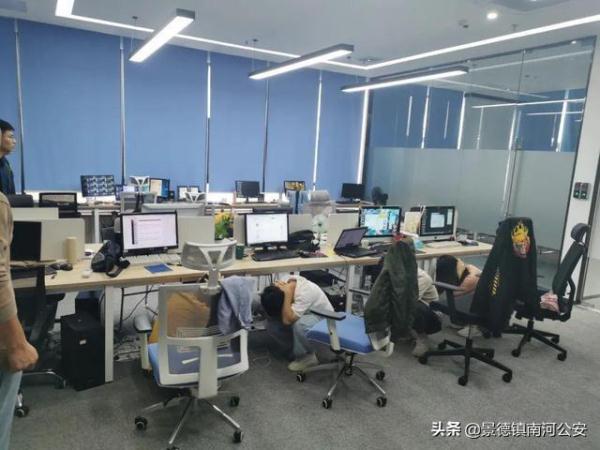 黑龙江中年男子投资失败自杀，浙江警方揭开幕后真相，抓获100多人