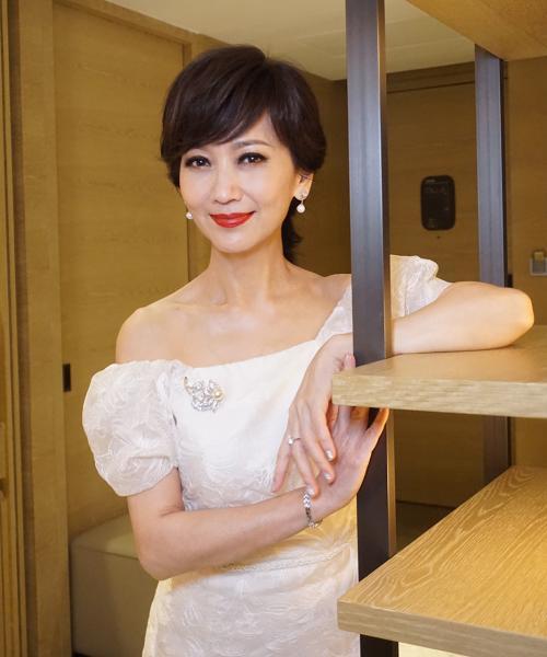 这4个特征是美女都会有，很多人一个就没有，来看看你有不