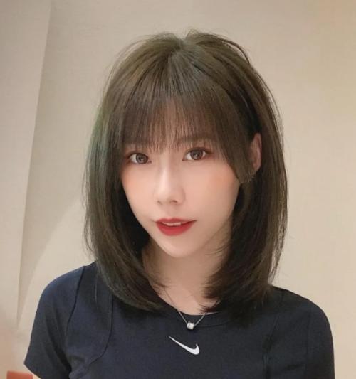 圆脸女孩要留刘海吗？试试这6种发型，显脸小还能让你更甜美