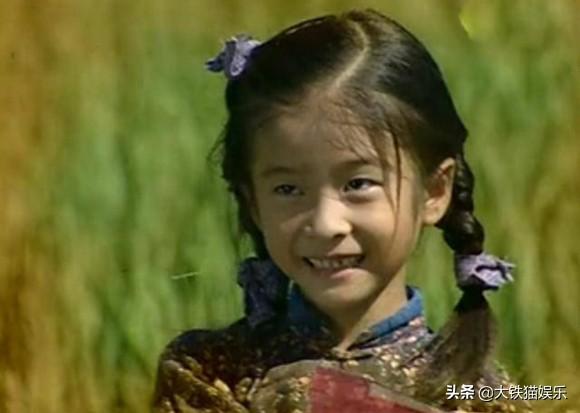 《福贵》16年，男主火不起来，男配当了导演，小凤霞成当红小花