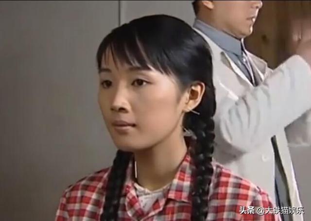 《福贵》16年，男主火不起来，男配当了导演，小凤霞成当红小花