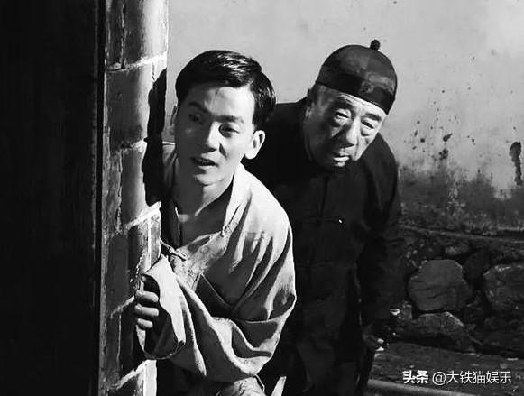 《福贵》16年，男主火不起来，男配当了导演，小凤霞成当红小花