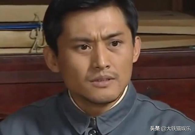 《福贵》16年，男主火不起来，男配当了导演，小凤霞成当红小花