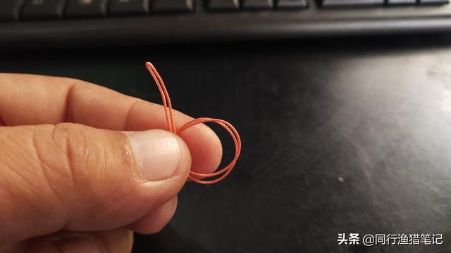 子线与生辰环这样连接，不仅牢固而且可有效降低缠线机率
