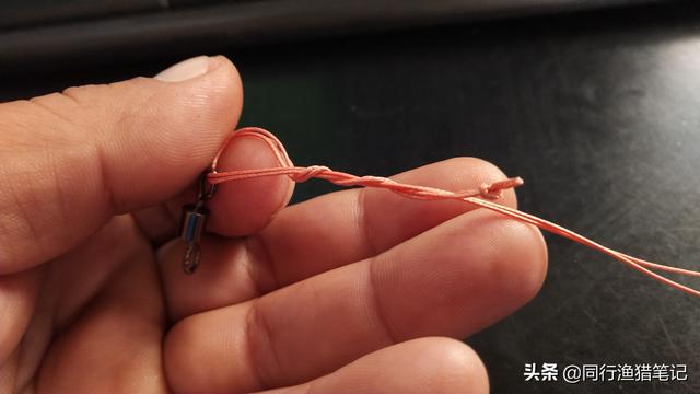 子线与生辰环这样连接，不仅牢固而且可有效降低缠线机率