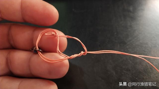 子线与生辰环这样连接，不仅牢固而且可有效降低缠线机率