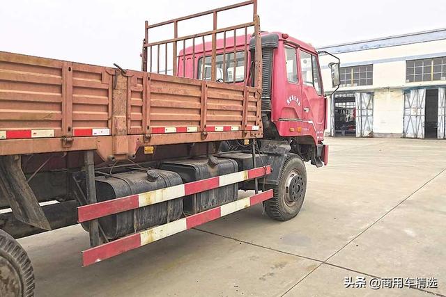 独特内生辰 采用太脱拉815底盘的长征CZ2256SU455 6x6载货车