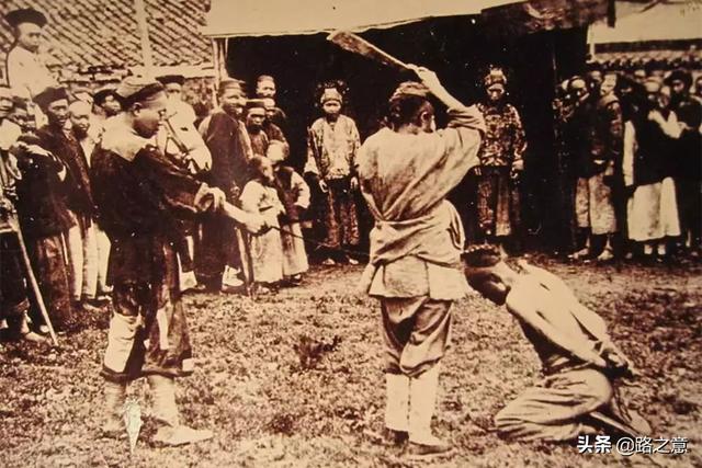 清末冤案：美妻卜卦问夫凶吉，结果自己失身失家，丈夫受尽苦难