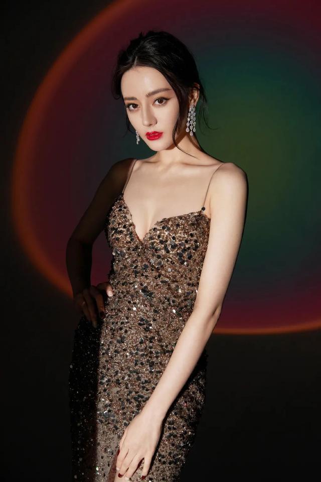 迪丽热巴的龙须刘海，太出戏了