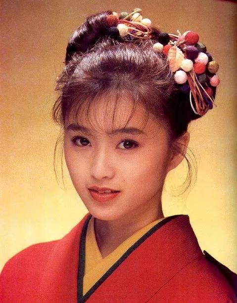 酒井法子，被爆不雅照后，又被称为“国际乞丐”，无人原谅