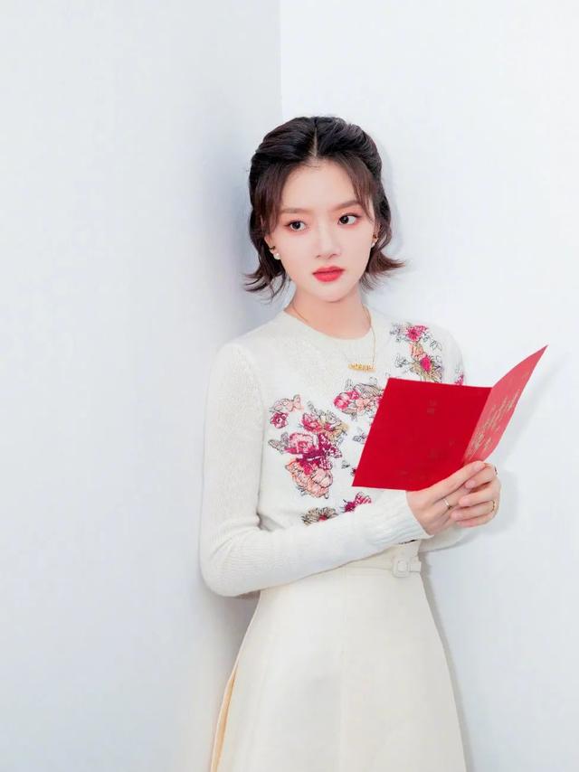 化完妆还是没精神，让女明星告诉你问题出在哪儿？
