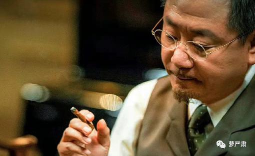 《第一炉香》，好像用小羊皮做了个丑包