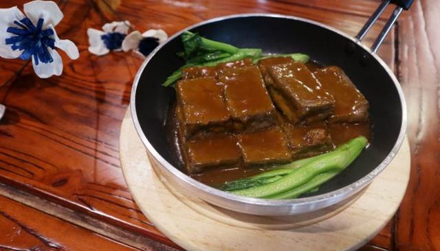 成都「书店里的餐厅」越开越多，常去打卡的书迷最后都变胖了！