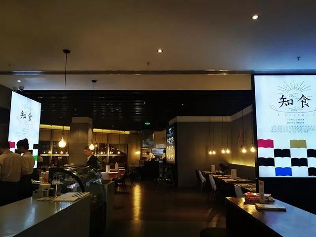 成都「书店里的餐厅」越开越多，常去打卡的书迷最后都变胖了！
