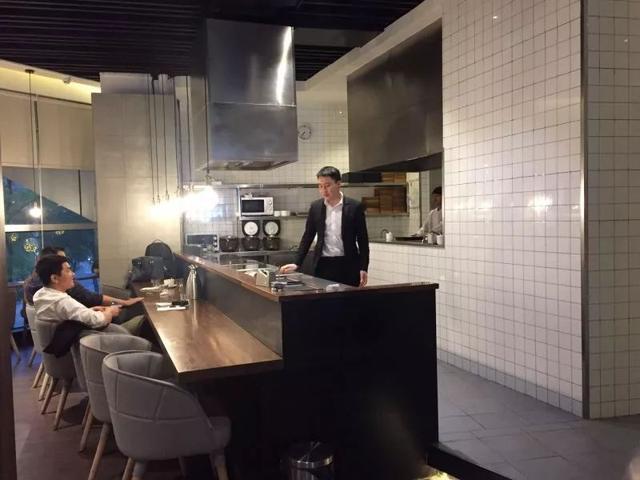 成都「书店里的餐厅」越开越多，常去打卡的书迷最后都变胖了！